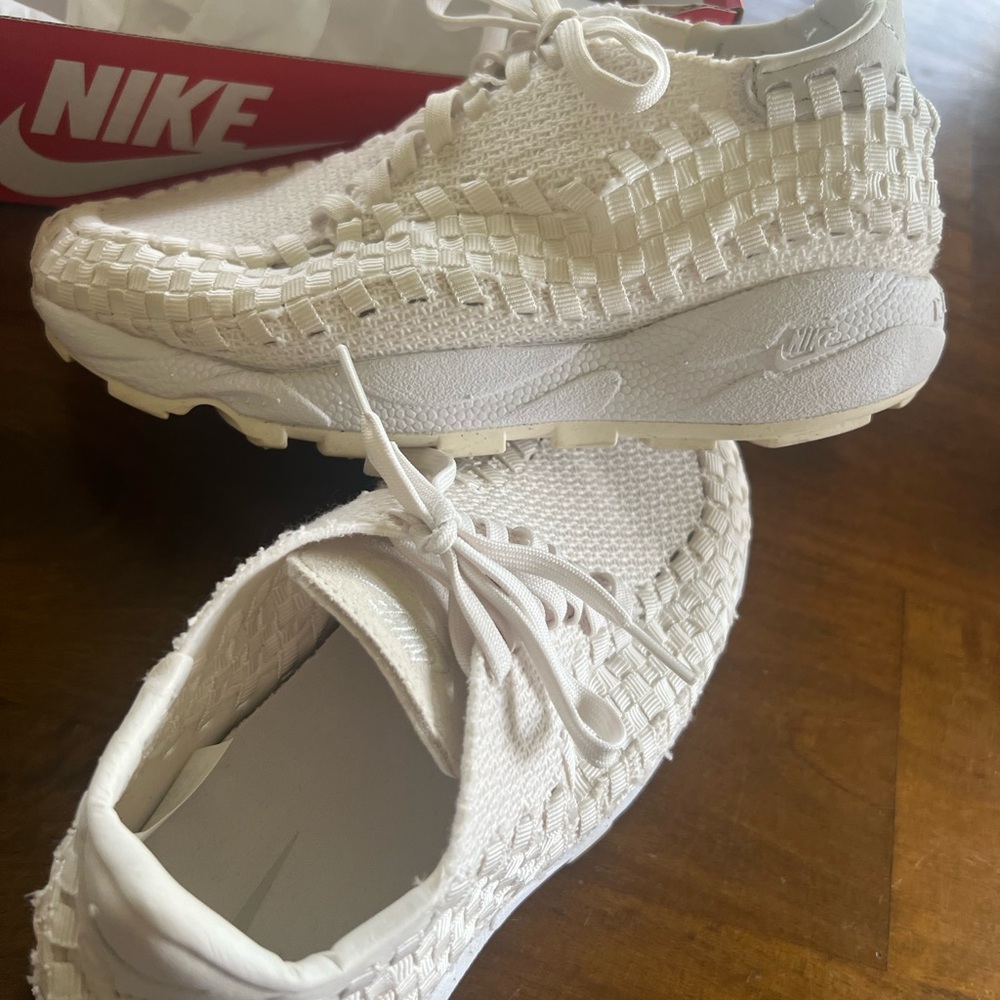 Nike Air Women's White FootscapeWoven Sneakers. Rare.